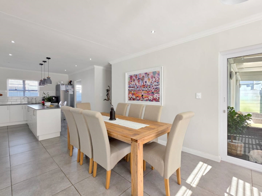 3 Bedroom Property for Sale in Sunningdale Western Cape